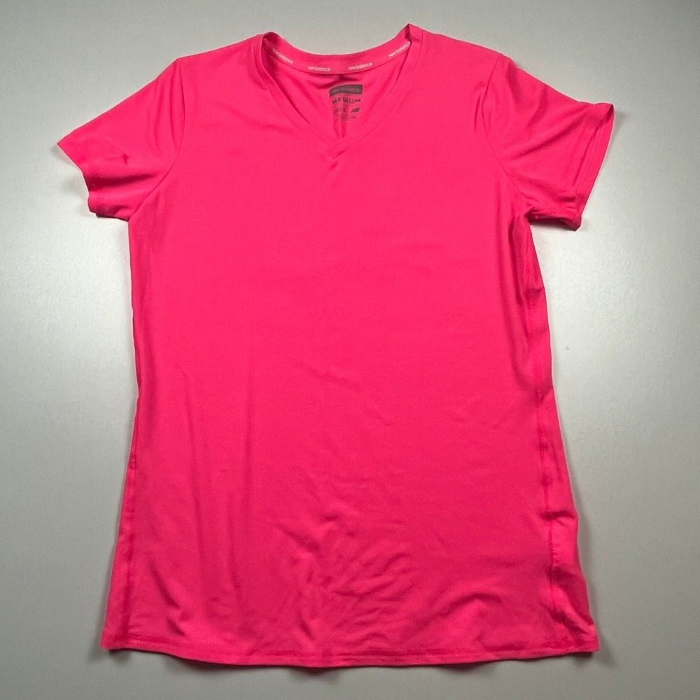 New Balance V-Neck Short Sleeve Performance Running T-Shirt Size M Hot Pink Top - Picture 2 of 6